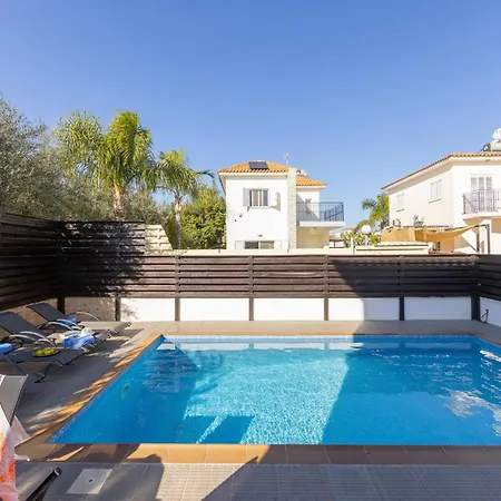 Papantonia 21 Paralimni