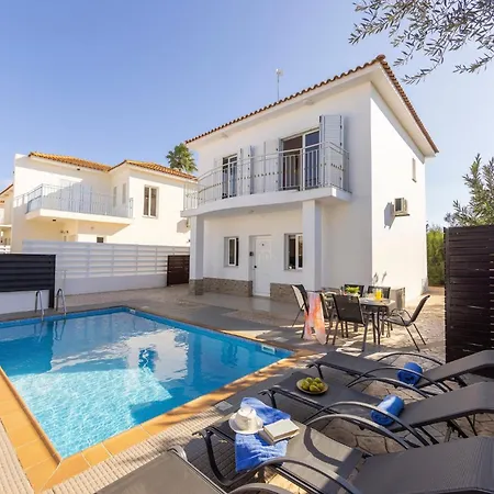 Papantonia 21 * Paralimni
